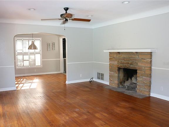 3rd image of 126 Catalan Blvd NE
