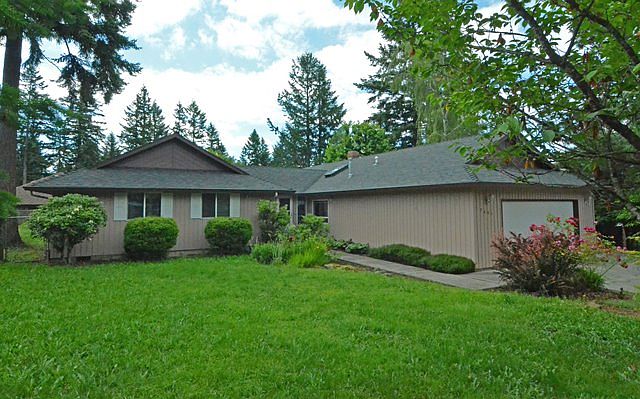 1st image of 2605 SE Briarwood Dr