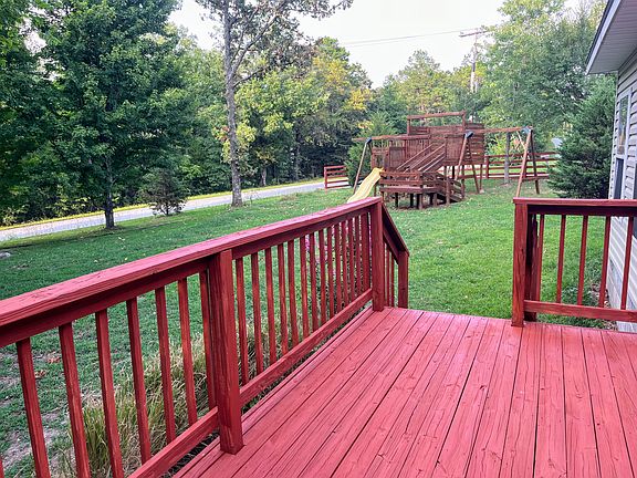 4th image of 2 Holcombe Ln