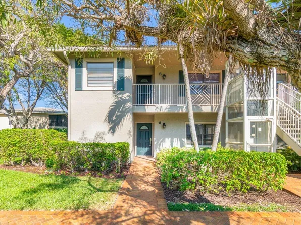 48 Stratford Lane #A, Boynton Beach, FL 33436