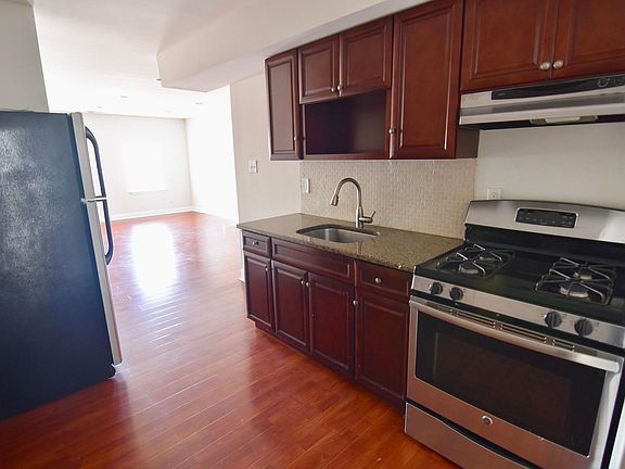 2nd image of 989 N Marshall St #3A