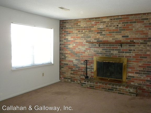 3rd image of 4817A Meadow Lark Ln