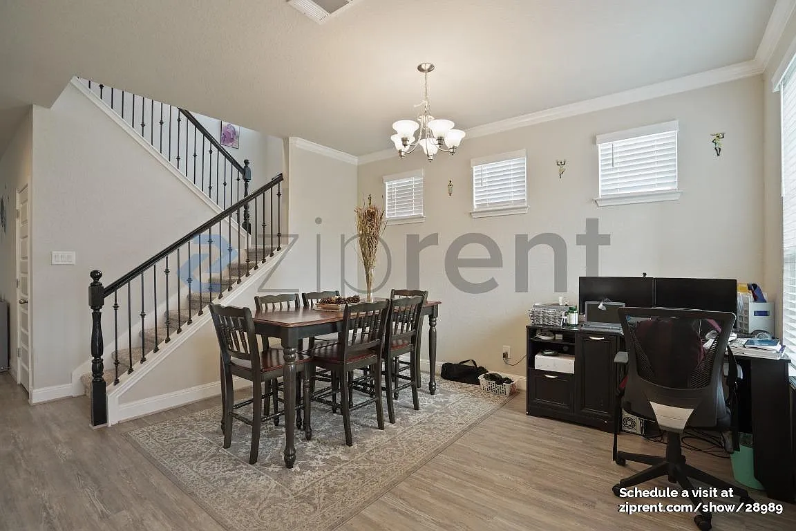 4 bed, 3.5 bath, 2780 sqft, $3,150 — Photo 2