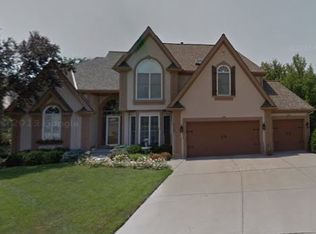 6105 N Chelsea Ct, Gladstone, MO 64119