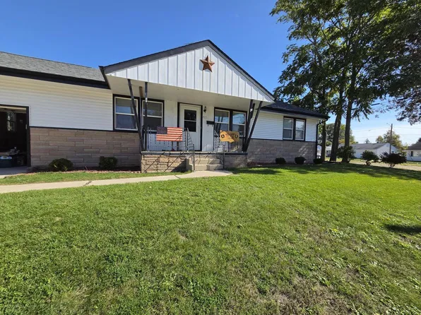 923 Circle DRIVE, Manitowoc, WI 54220
