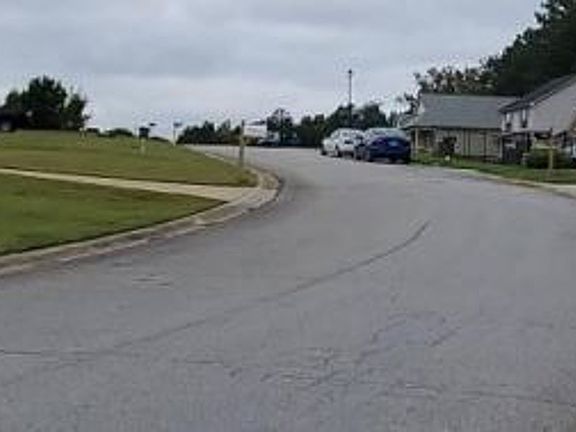 Exterior Neighborhood (street photo)