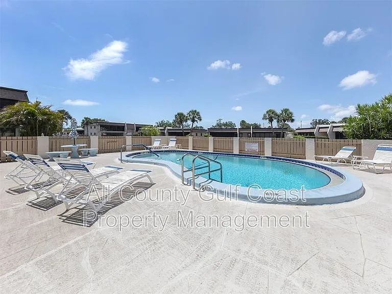 1737 Bonitas Cir — Photo 13