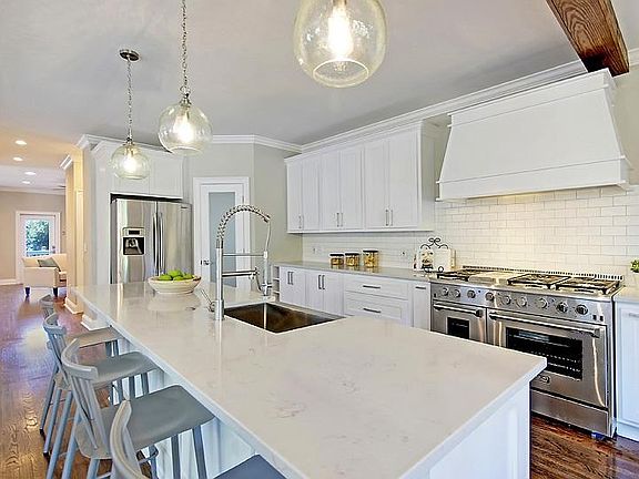 3rd image of 20 Morgans Cove Dr