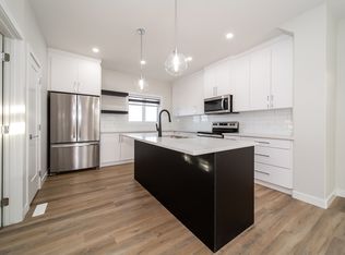 106 Penn Pl #M, Spruce Grove, AB T7X 2W7