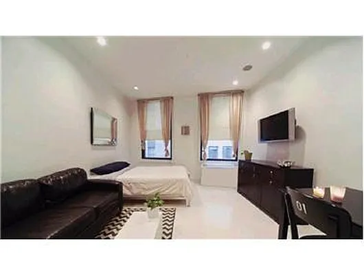 Rented by Douglas Elliman | media 22