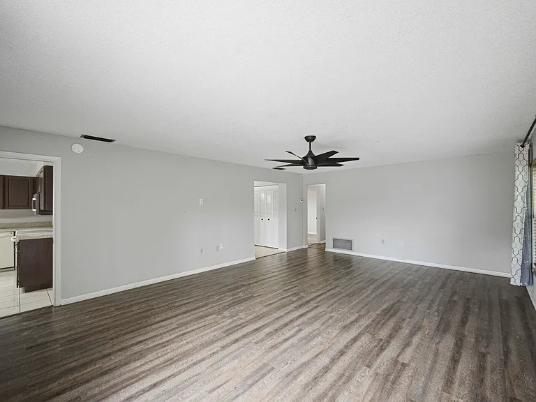1322 SE 38th Ave — Photo 5