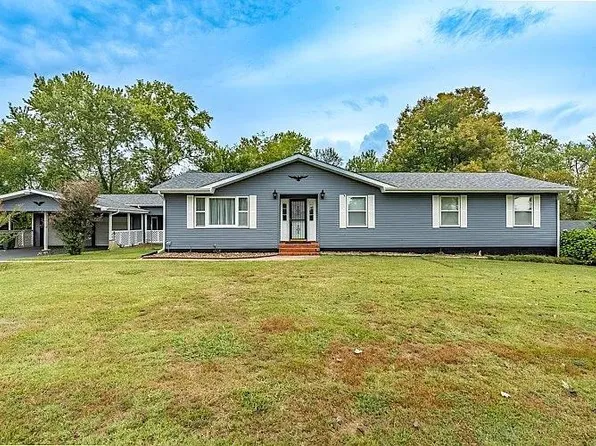 236 Country Club Ln, Madisonville, KY 42431