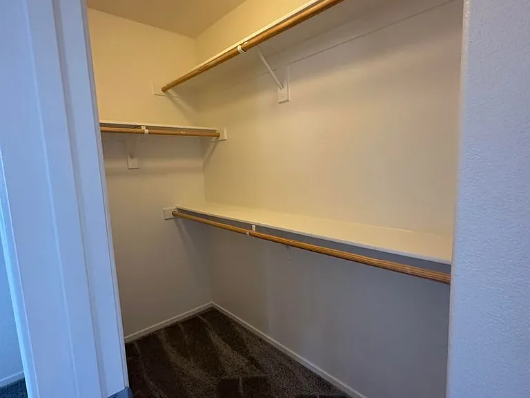 930 Wembly Hills Pl — Photo 11