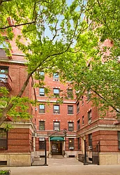 135 West 16th Street in Chelsea