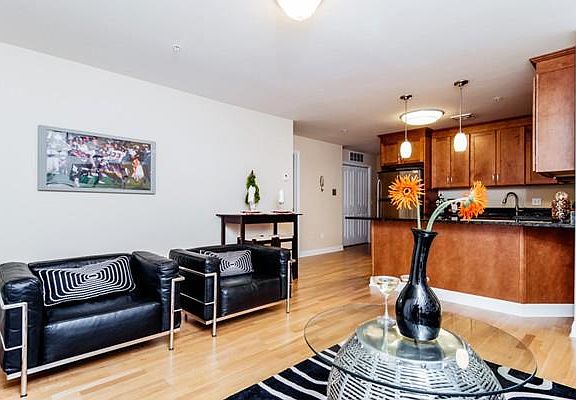 3rd image of 179 Park St Unit 101