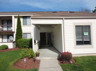 U10 Avon Dr, East Windsor, NJ 08520