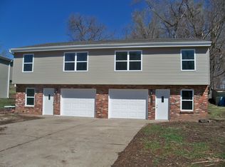 2727 Maurice Dr, Saint Joseph, MO 64503