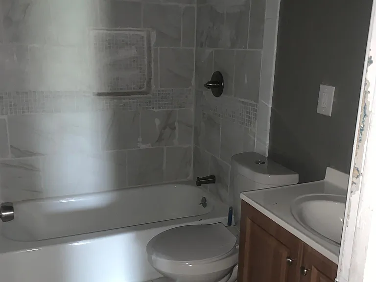245 E Young Pl — Photo 8