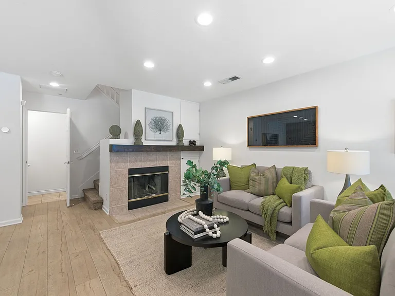 6349 Holly Gillingham Ln — Photo 23