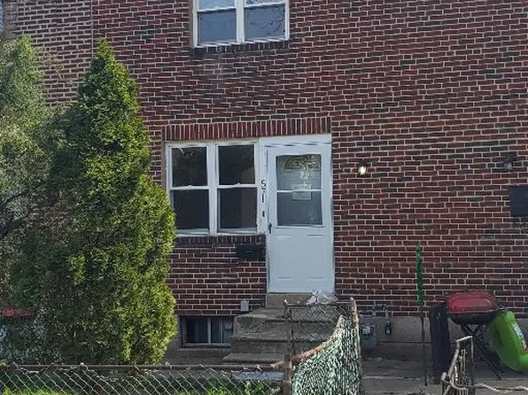 571 Snowden Rd, Upper Darby, PA 19082