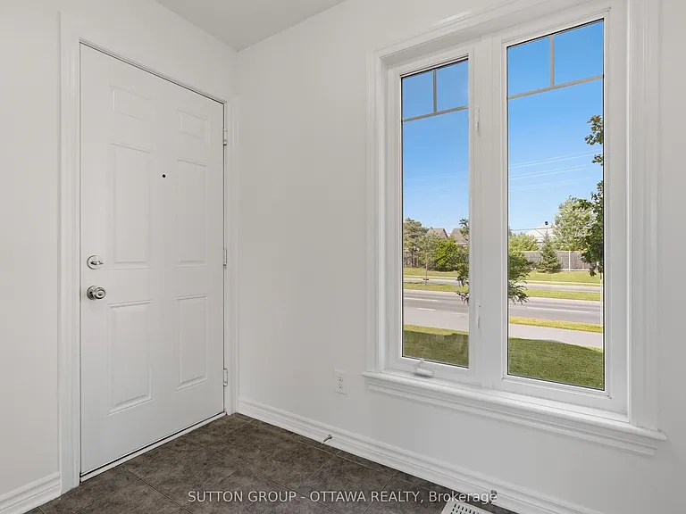 2563 Longfields Dr — Photo 5