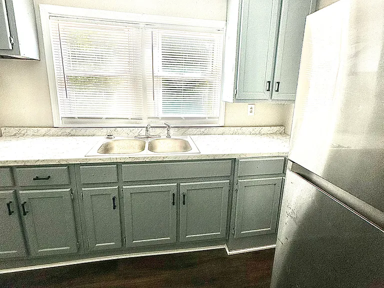 435 Bethune Dr — Photo 4
