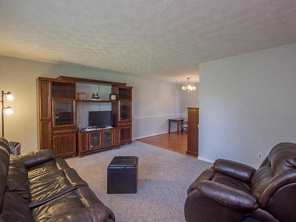 4th image of 260 Mocks Creek Dr