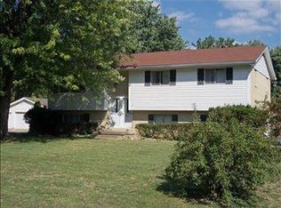 1626 Shoreham Dr, Dayton, OH 45434