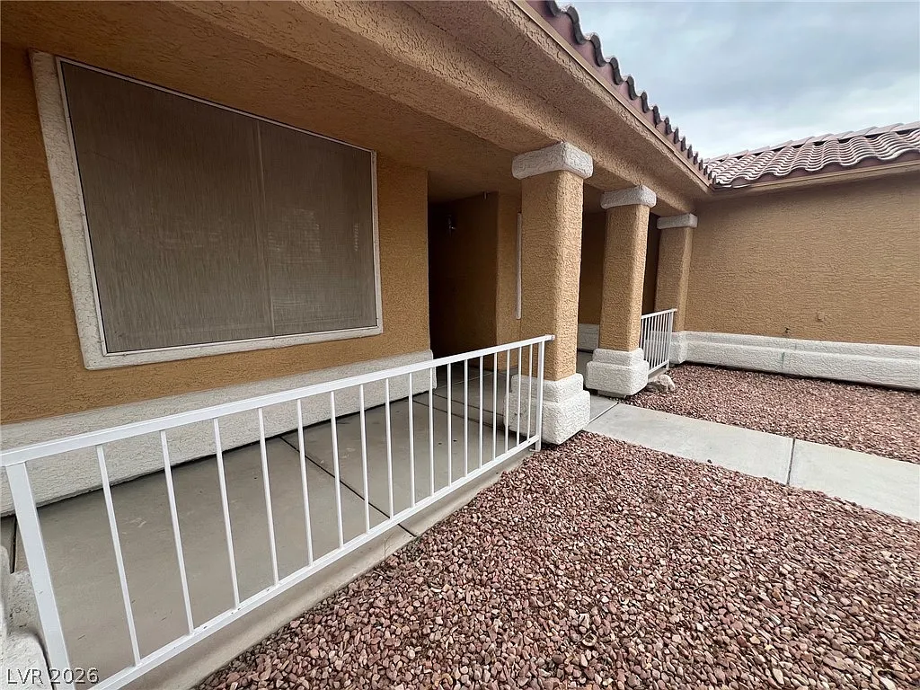 4 bed, 2.0 bath, 1590 sqft, $1,995 — Photo 3
