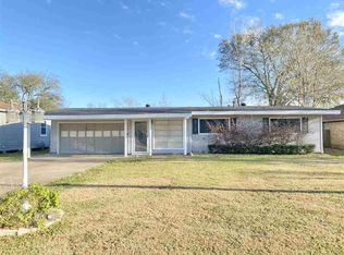 6460 Monroe Blvd, Groves, TX 77619