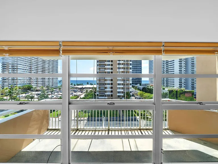 1985 S Ocean Dr #6P — Photo 27