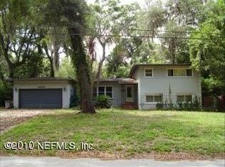 10516 Lakeview Rd E, Jacksonville, FL 32225