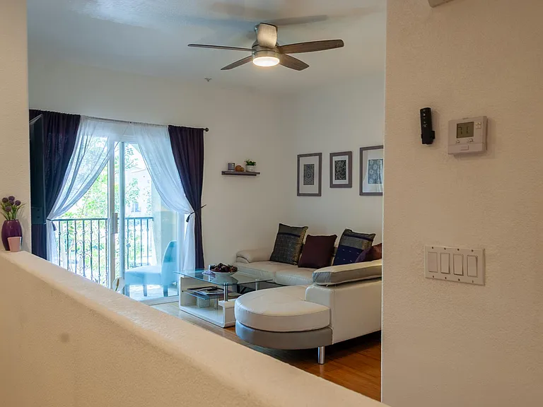 184 N Madison Ave — Photo 6