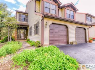 112 Bayberry Dr, Somerset, NJ 08873