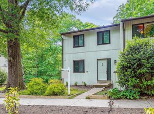 2352 Antiqua Ct, Reston, VA 20191