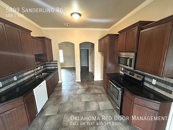 2nd image of 5809 Sanderling Rd
