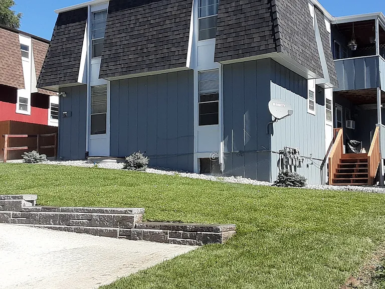 329 N Columbine St #C — Photo 7
