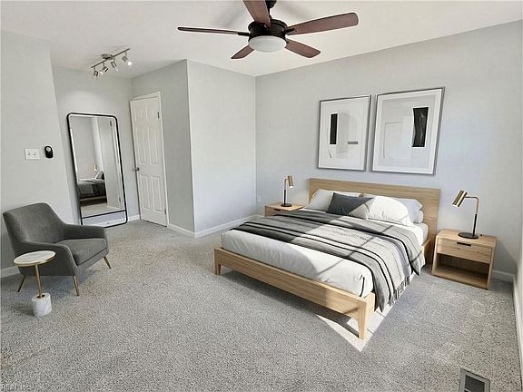 5th image of 1008 Rowe St