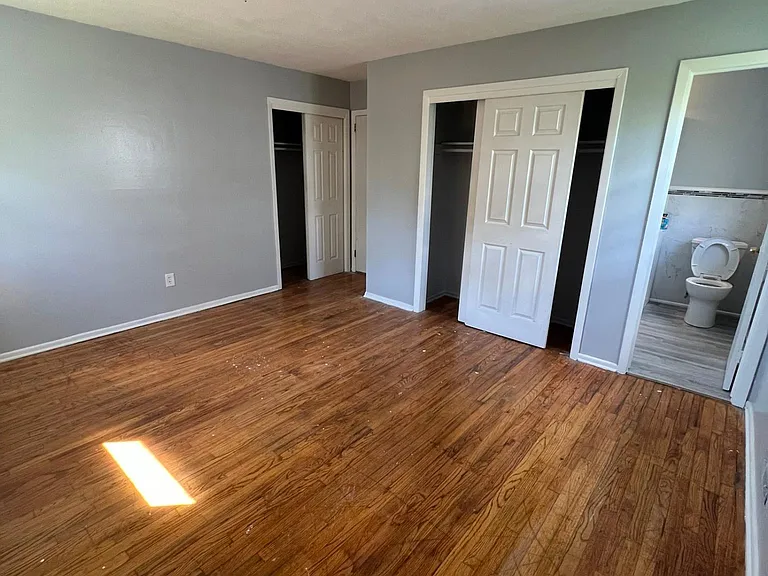 18 Roosevelt Dr — Photo 5