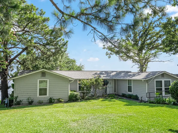 167 Shoreline Dr, Malakoff, TX 75148