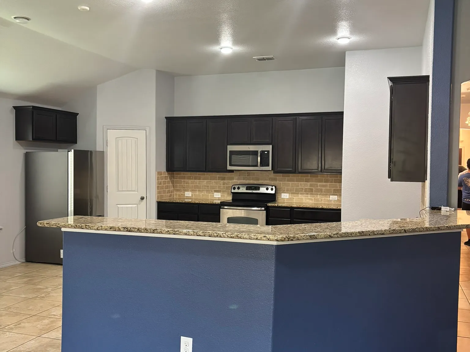 4 bed, 2001 sqft, $2,500 — Photo 4