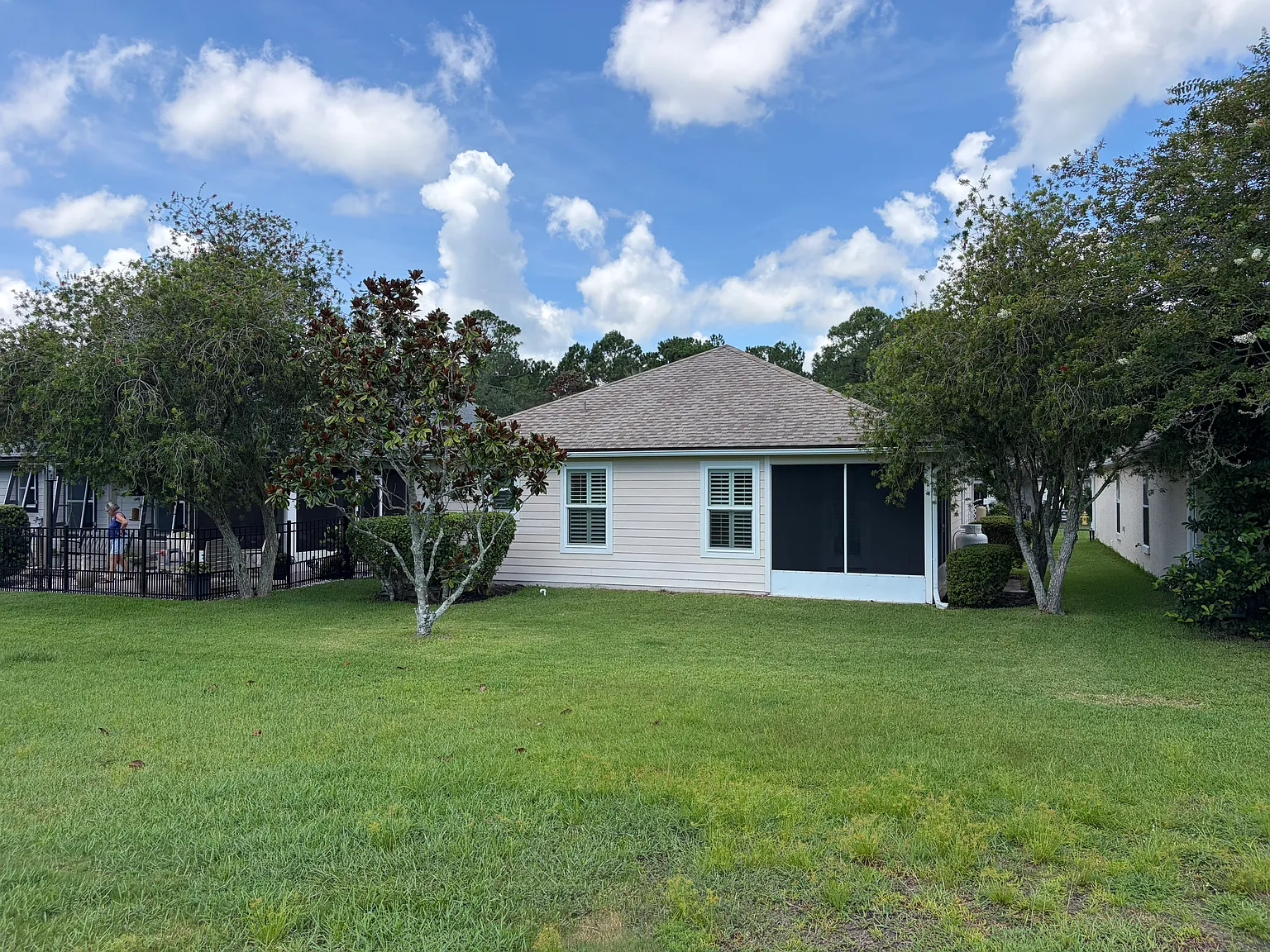 3 bed, 1325 sqft, $1,975 — Photo 2