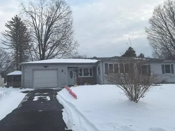 16 Los Angeles St, South Hadley, MA 01075