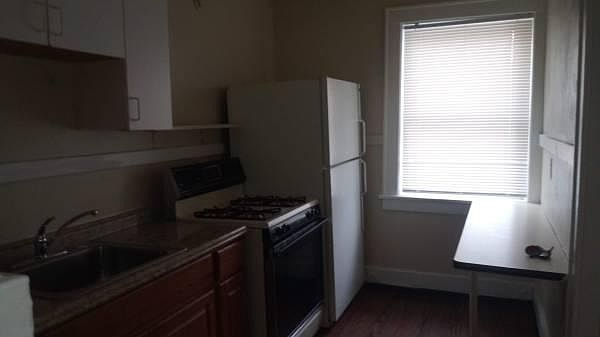 2nd image of 1571 Dewey Ave APT 4