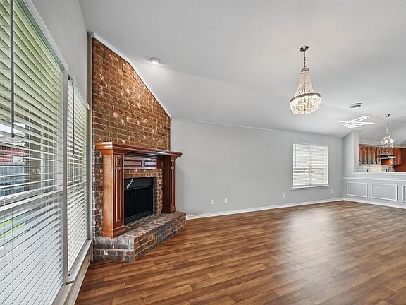 3rd image of 1111 Destiny Ct