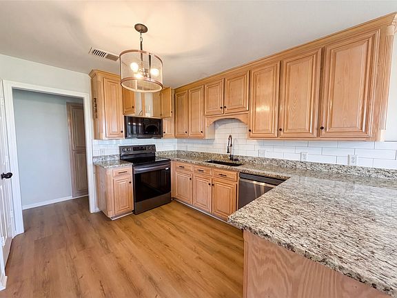 5th image of 2808 Coventry Rd