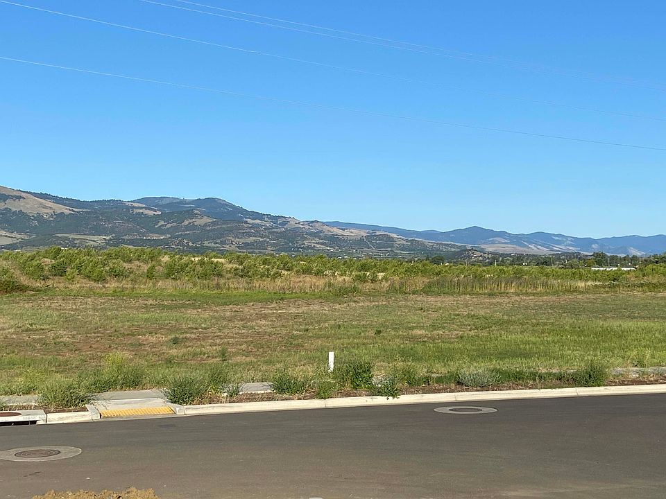 2nd image of 608 Nobility Dr