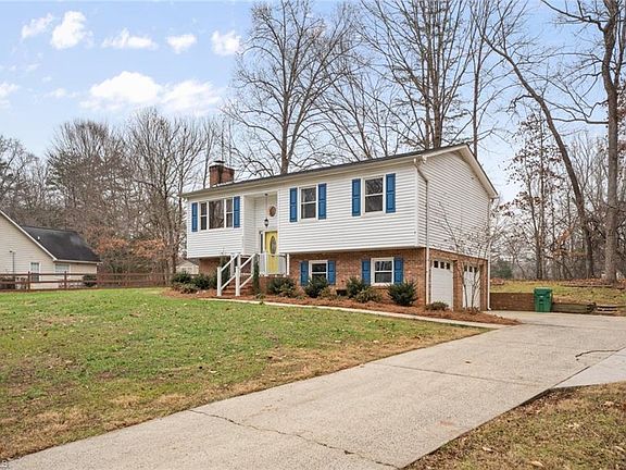 2nd image of 6832 Ashmont Forest Ct
