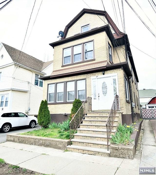 1st image of 241 Linden Ave