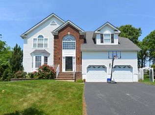 17 Spruce Meadows Dr, Monroe Township, NJ 08831